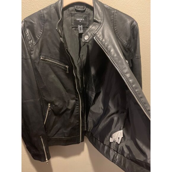 Mens Black Faux Leather Moto Jacket Zipper Pockets By Forever 21 Size Medium - Picture 10 of 11